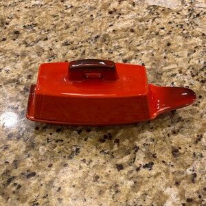 Vintage Metlox Poppytrail Red Rooster Ceramic Butter Dish. Excellent Condition.